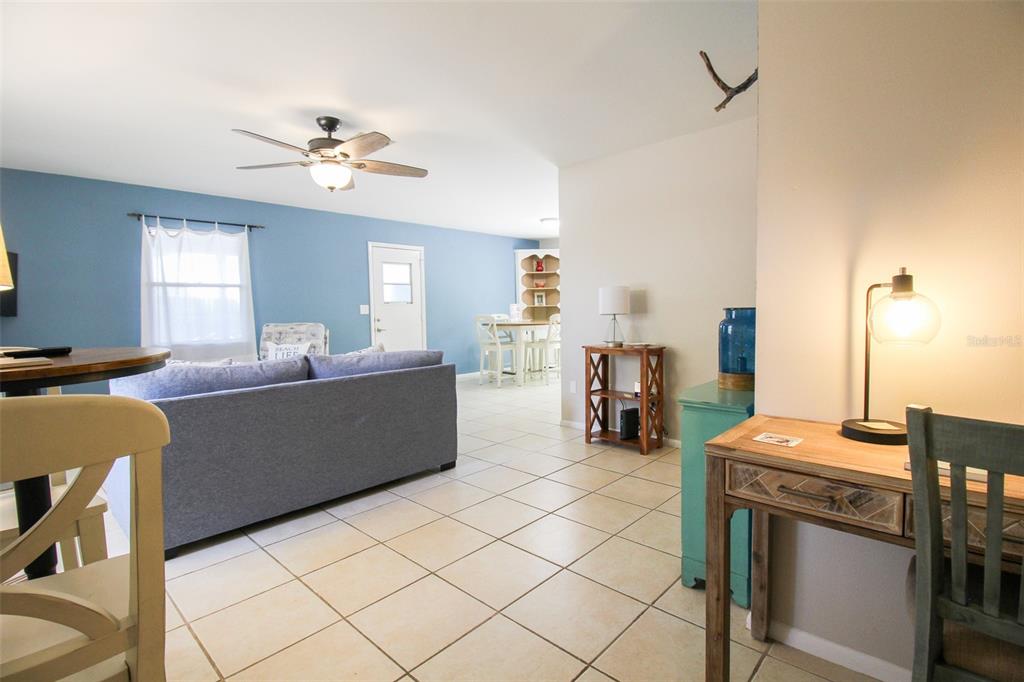 Listing photo id 3 for 1116 Royal Road