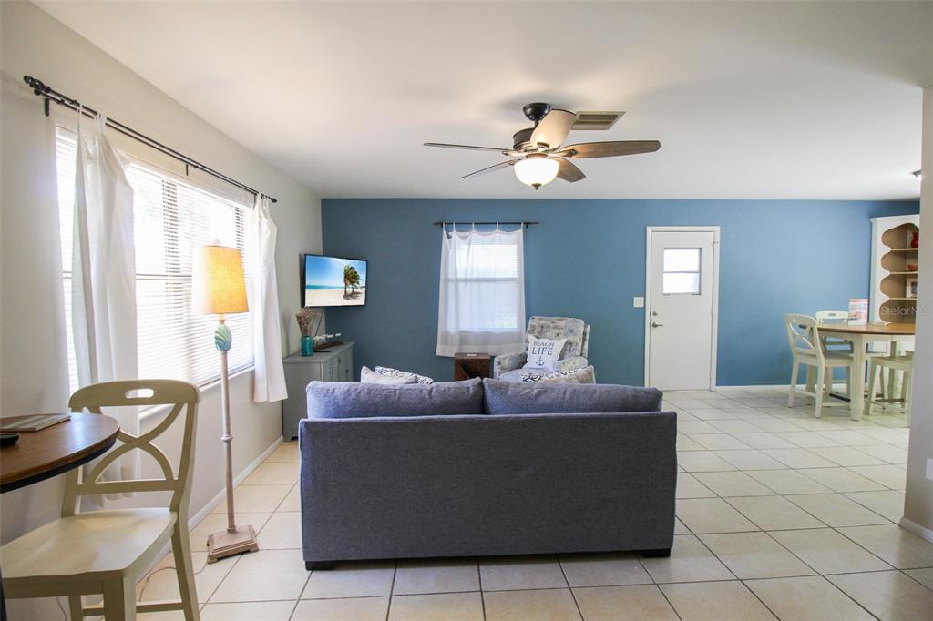 Listing photo id 4 for 1116 Royal Road