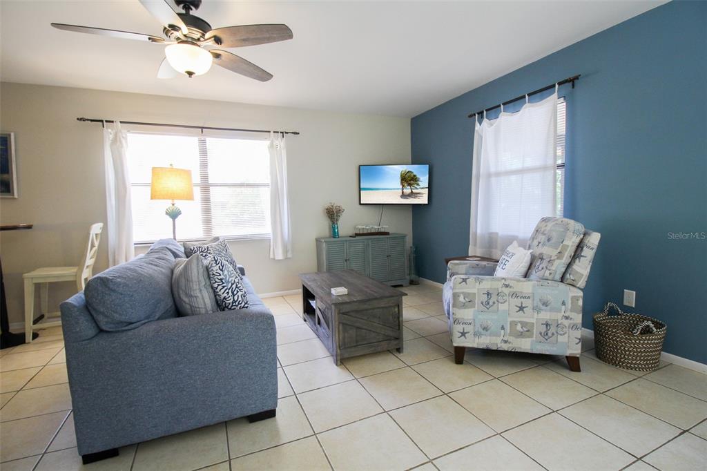 Listing photo id 5 for 1116 Royal Road