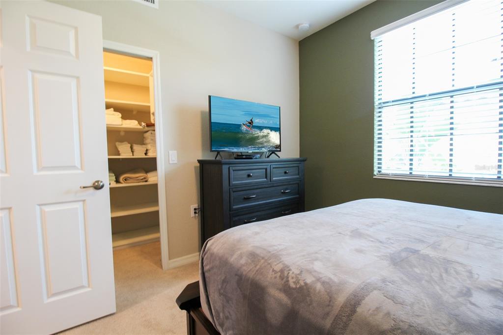 Image 36 of 62 For 16804 Vardon Terrace 108