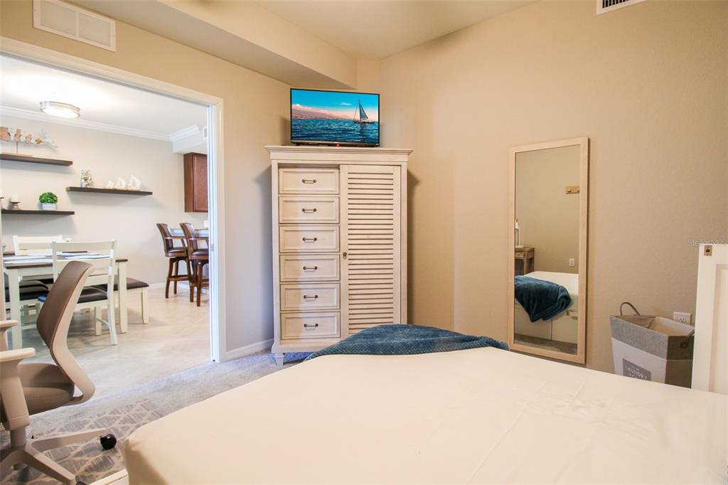 Image 42 of 62 For 16804 Vardon Terrace 108