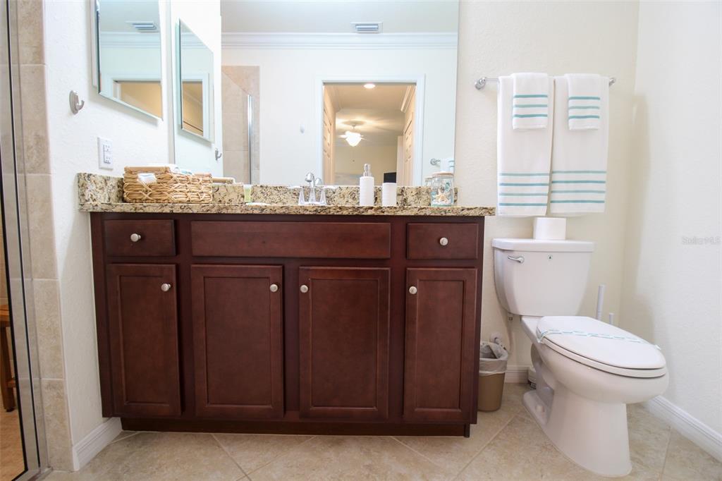 Image 18 of 53 For 16814 Vardon Terrace 102
