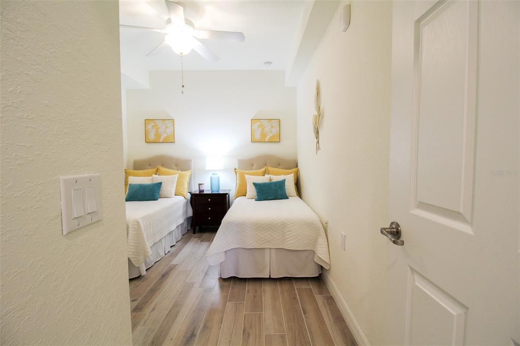 Image 24 of 53 For 16814 Vardon Terrace 102