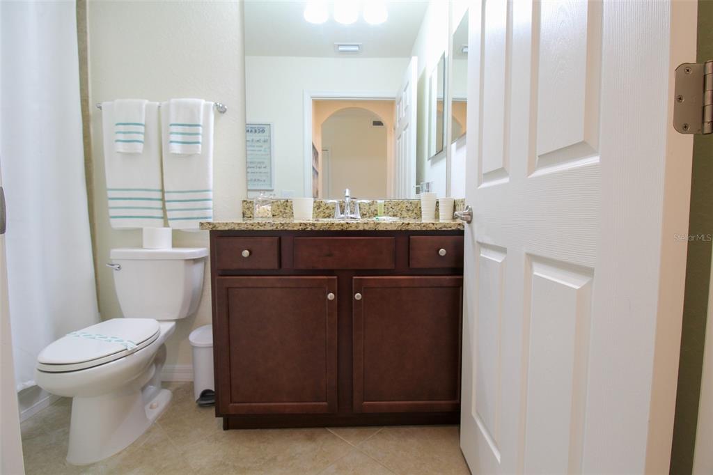 Image 27 of 53 For 16814 Vardon Terrace 102