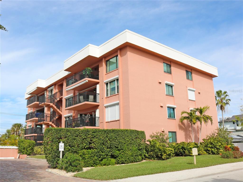 Details for 131 Garfield Drive 3d, SARASOTA, FL 34236