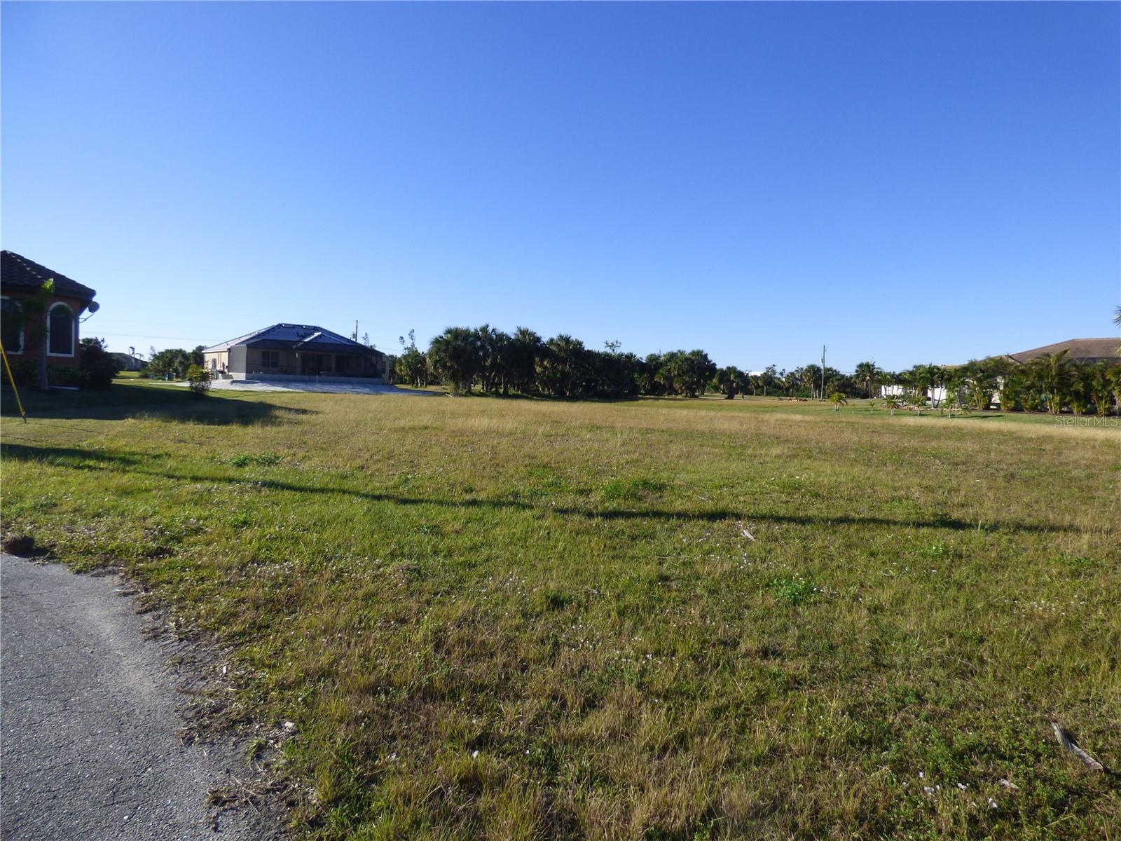 Image 4 of 9 For 24370 Gijon Lane