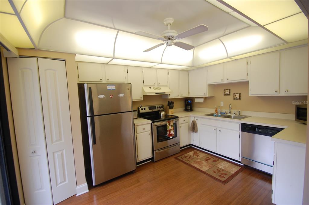 Image 3 of 35 For 1637 Brookhouse Court Br243