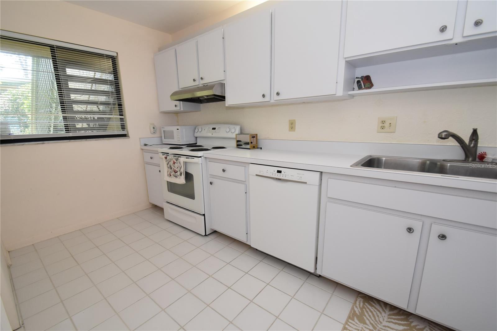 Image 2 of 29 For 1511 Pelican Point Drive Ba180