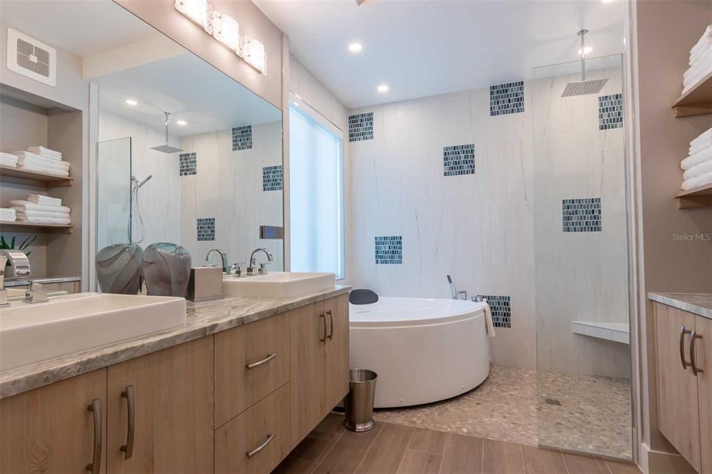 Image 14 of 27 For 1140 Seaside Drive 101