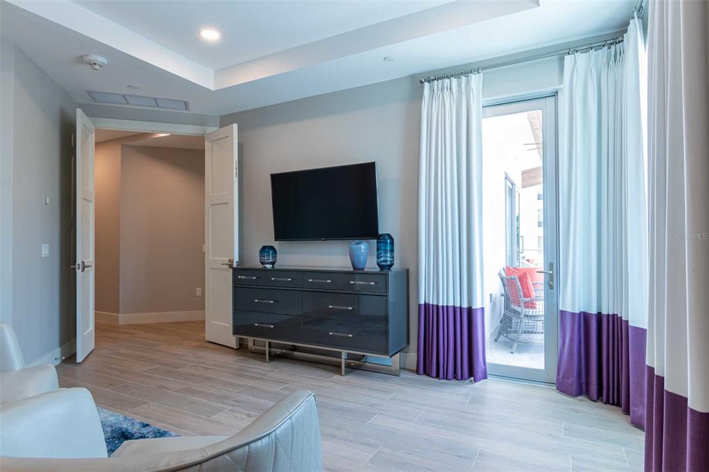 Image 17 of 27 For 1140 Seaside Drive 101