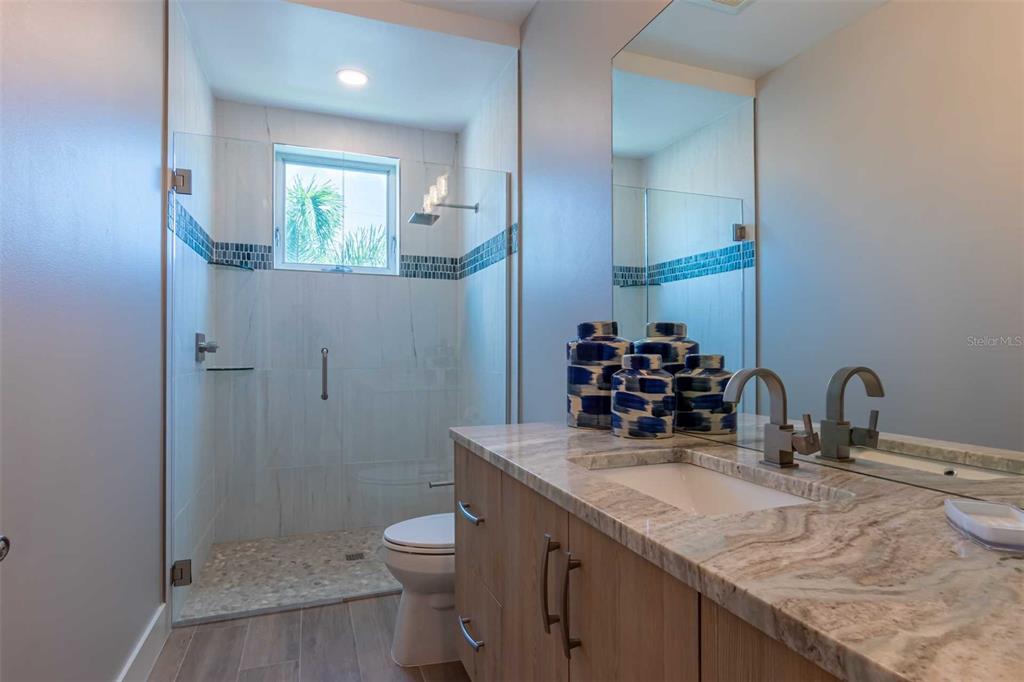 Image 18 of 27 For 1140 Seaside Drive 101