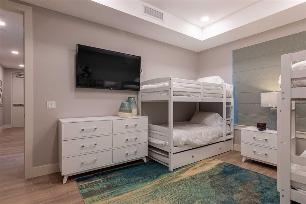 Image 20 of 27 For 1140 Seaside Drive 101