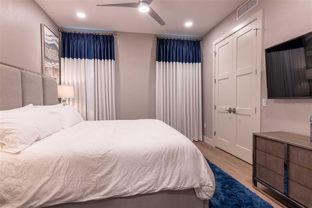 Image 21 of 27 For 1140 Seaside Drive 101