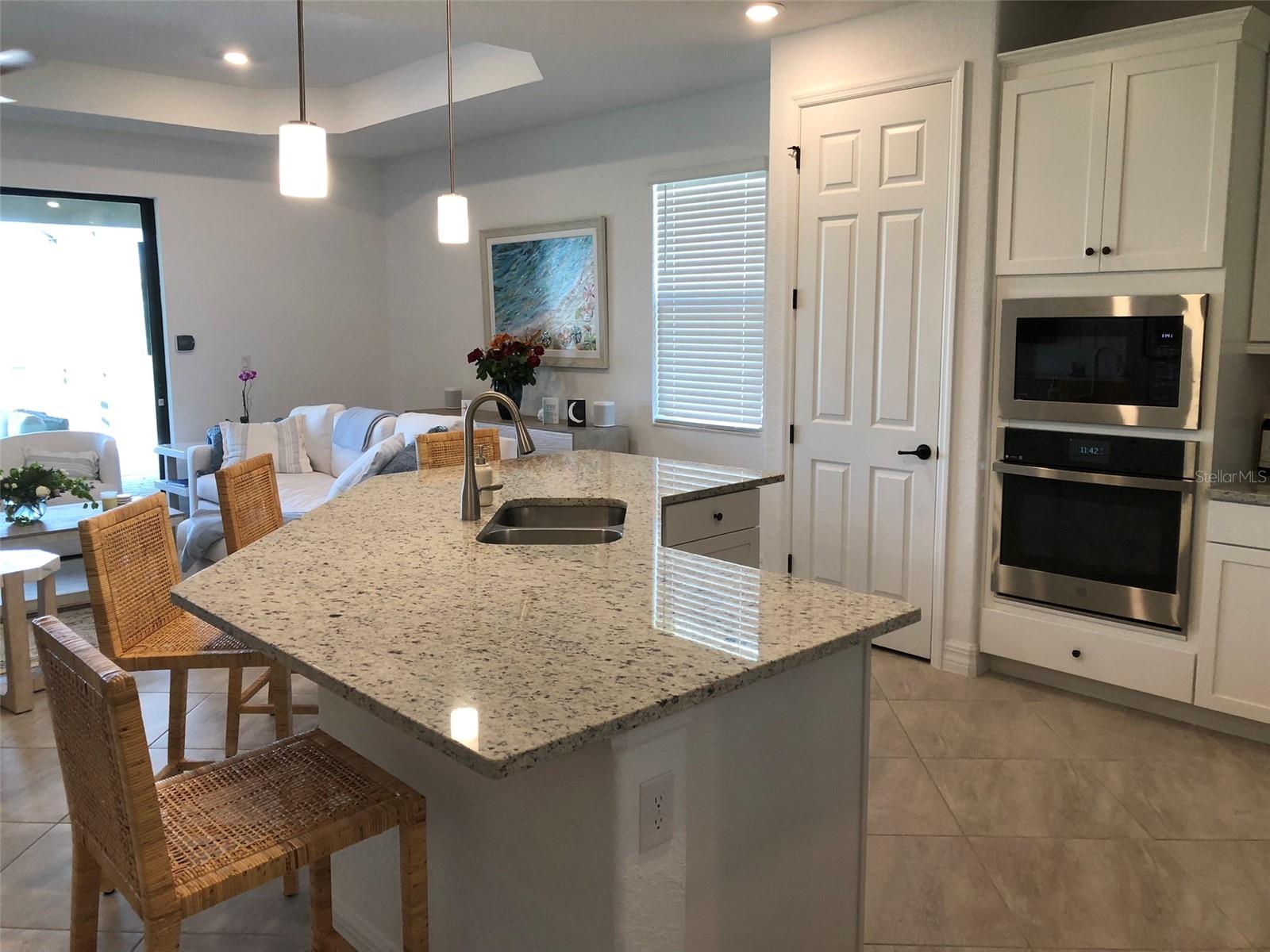 Image 14 of 37 For 5720 Cheech Glen