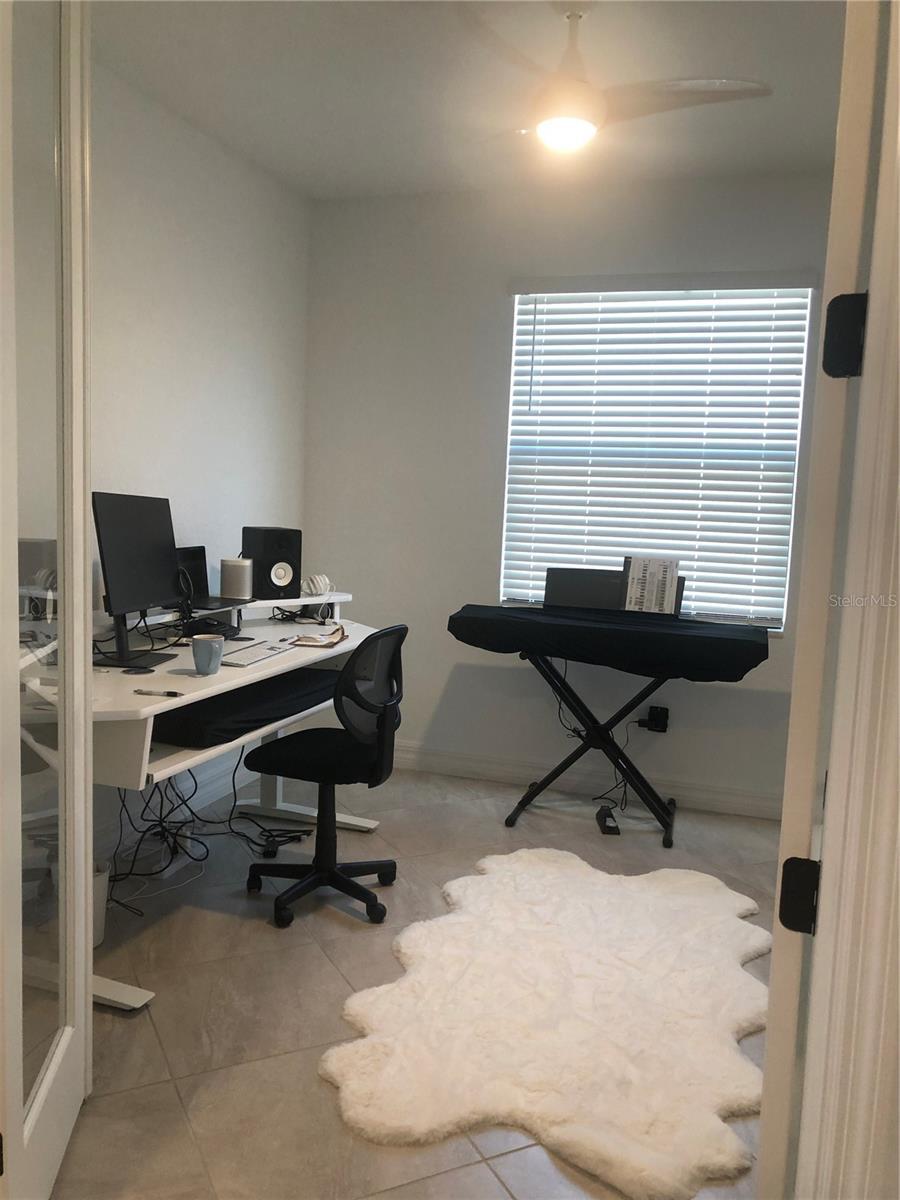 Image 32 of 37 For 5720 Cheech Glen