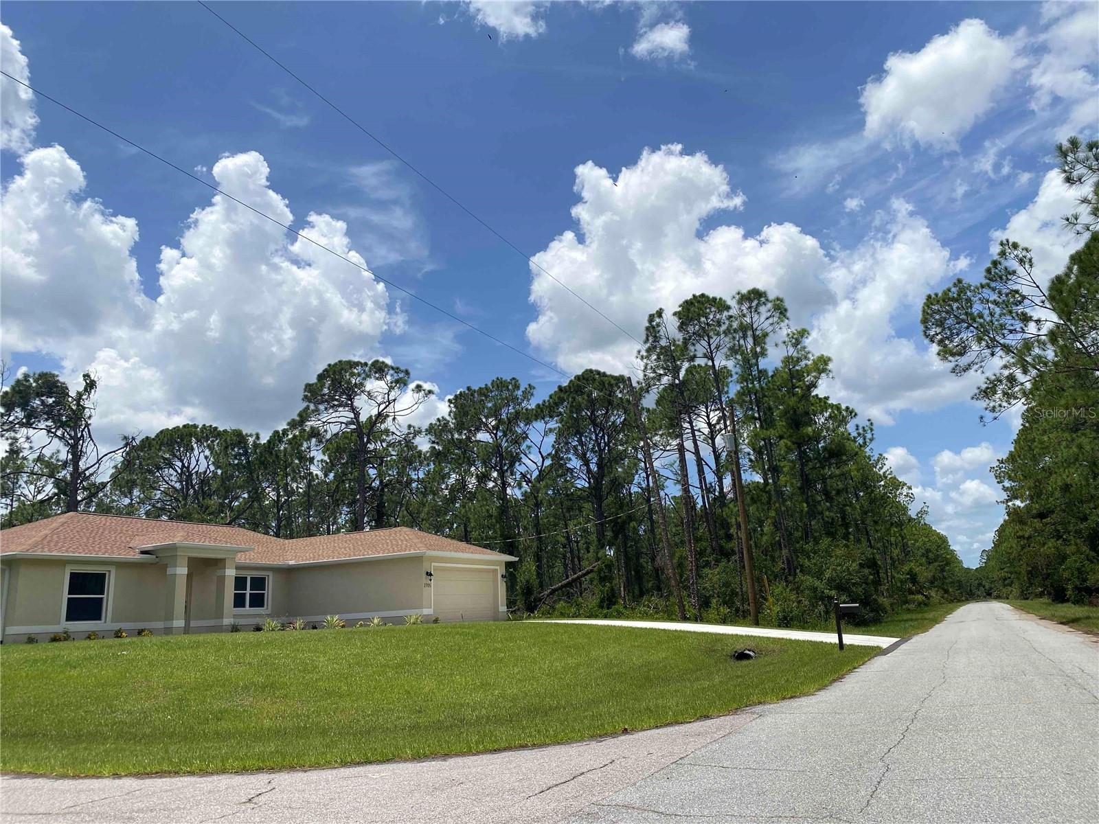 Image 3 of 7 For  Kamsler Ave  
