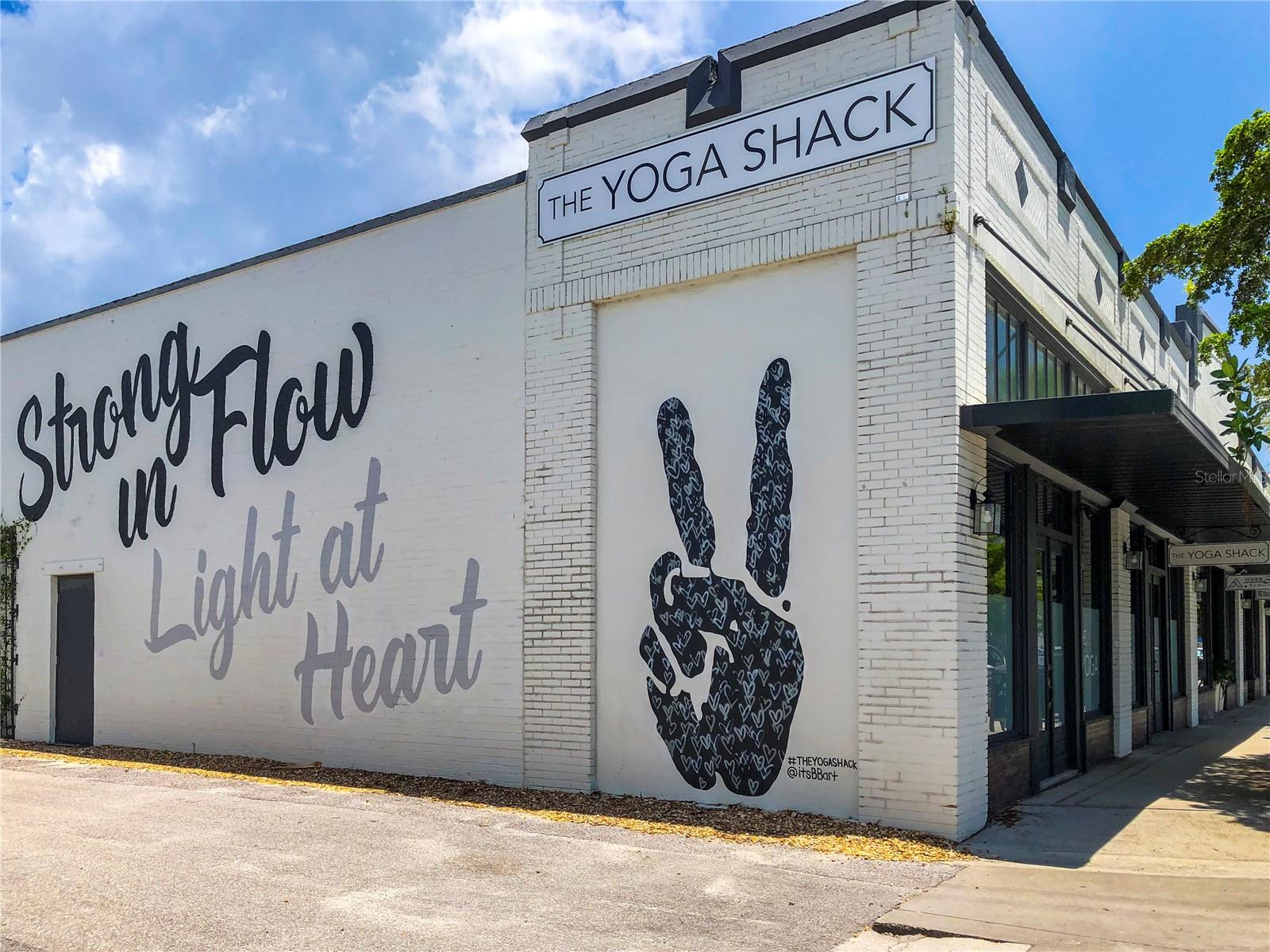 Image 17 of 26 For 430 Kumquat Court 404