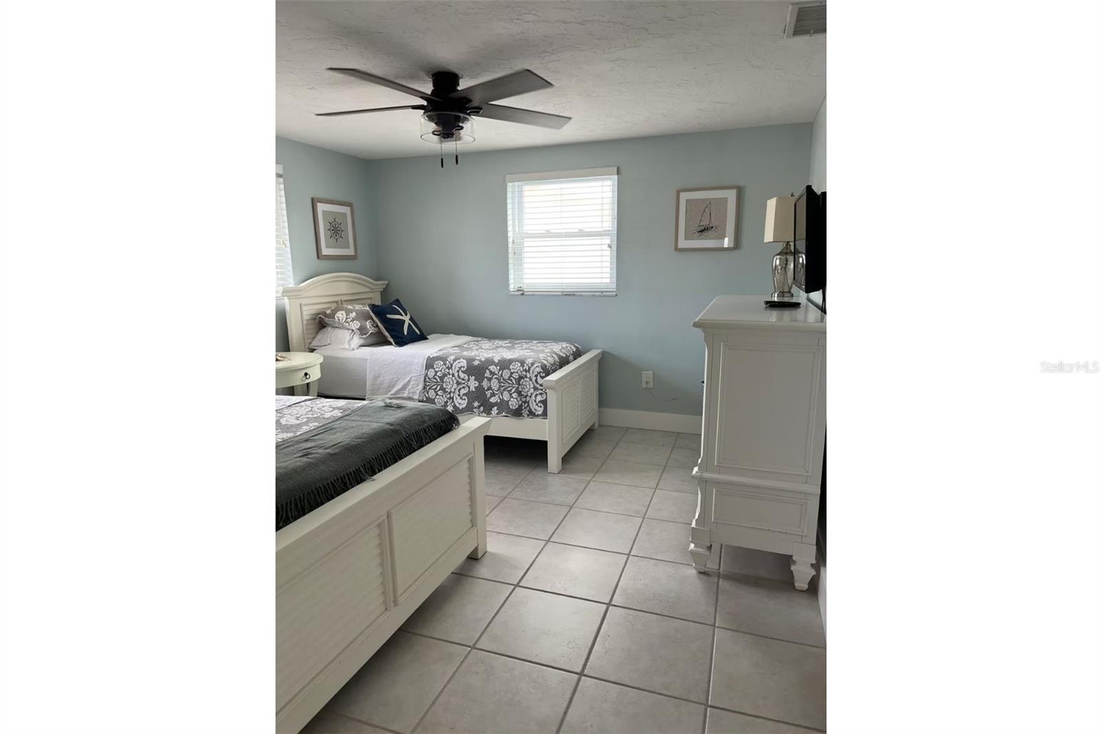 Image 39 of 98 For 345 Avenida Leona