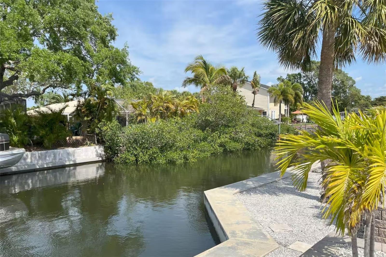 Image 73 of 98 For 345 Avenida Leona
