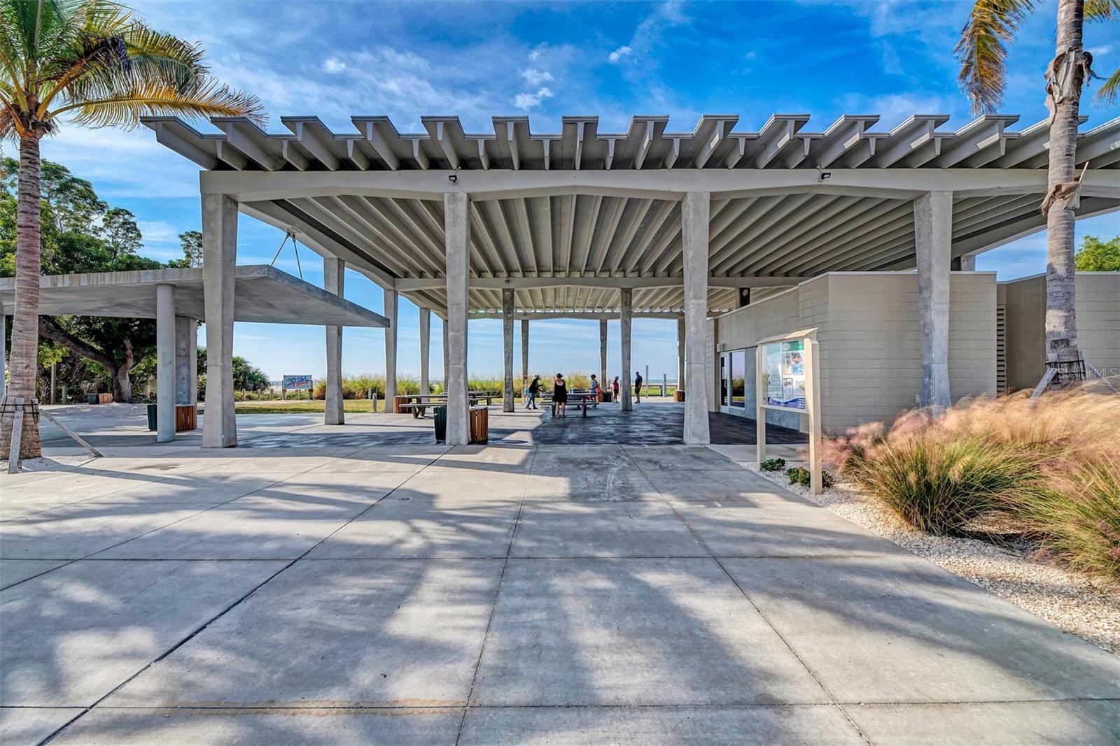 Image 86 of 98 For 345 Avenida Leona