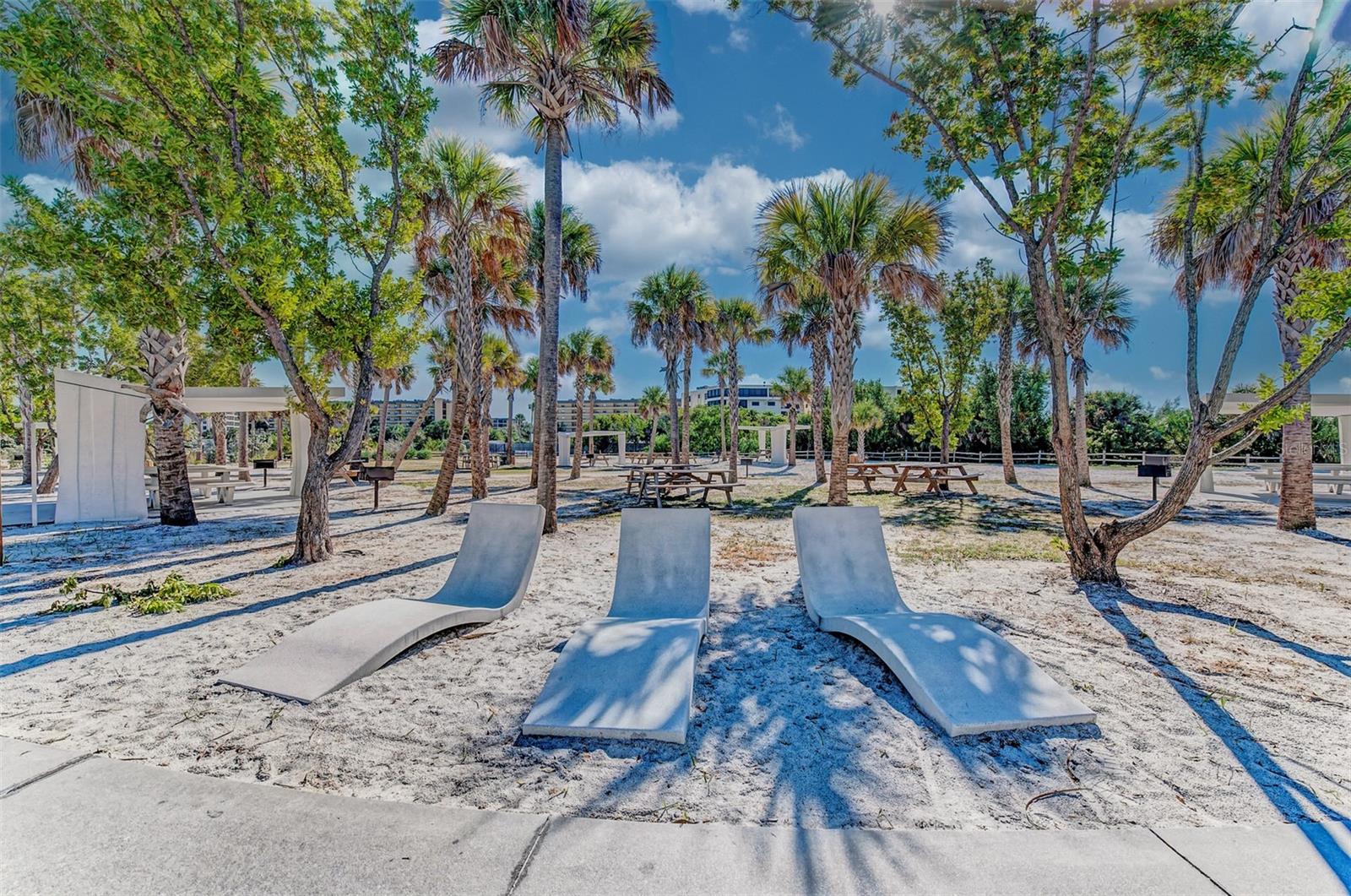 Image 87 of 98 For 345 Avenida Leona