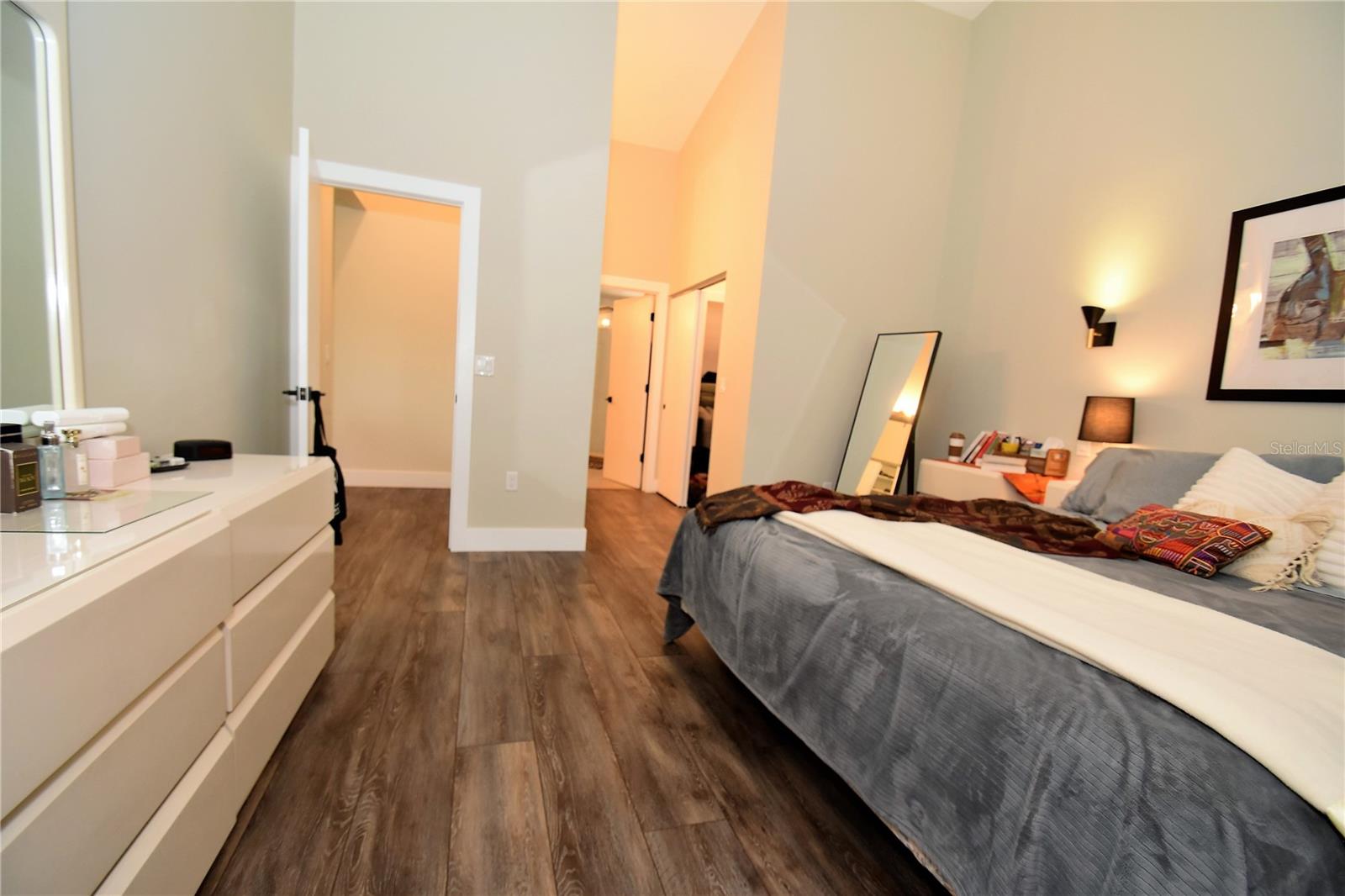 Image 18 of 24 For 1631 Starling Drive 204