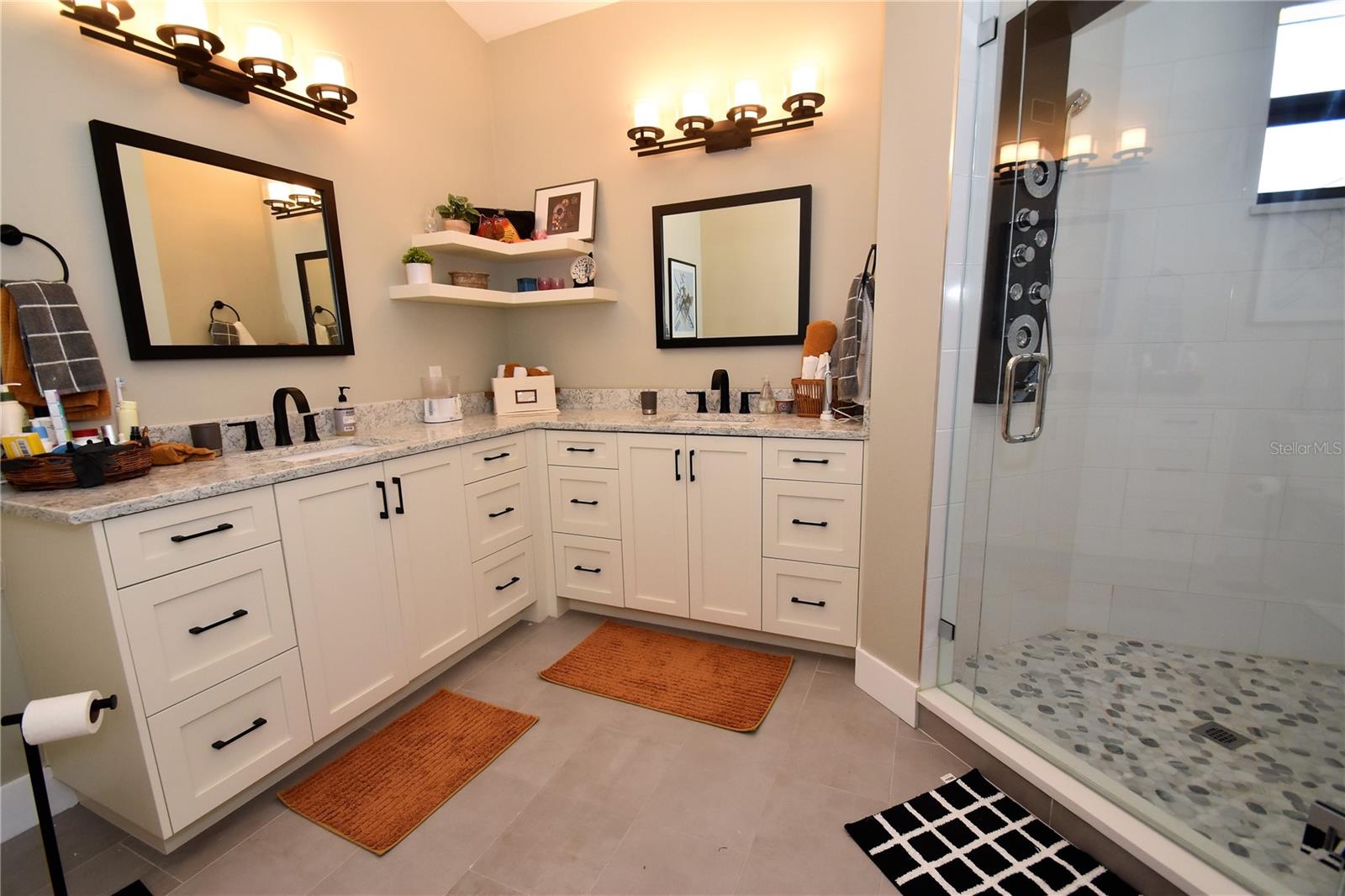 Image 21 of 24 For 1631 Starling Drive 204