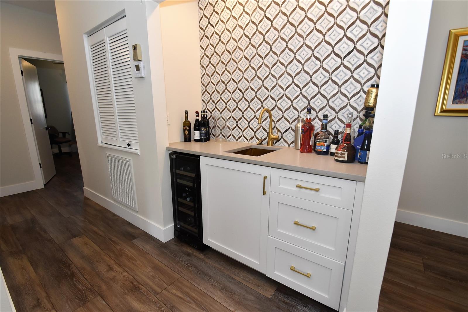 Image 3 of 24 For 1631 Starling Drive 204