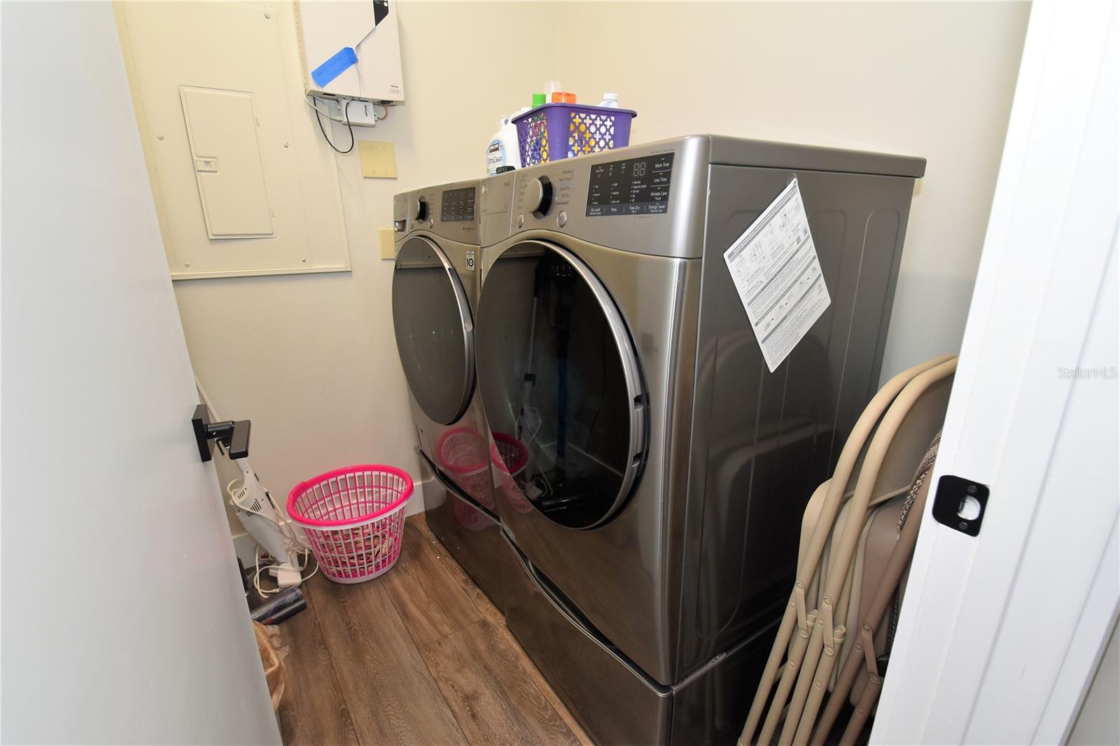 Image 4 of 24 For 1631 Starling Drive 204