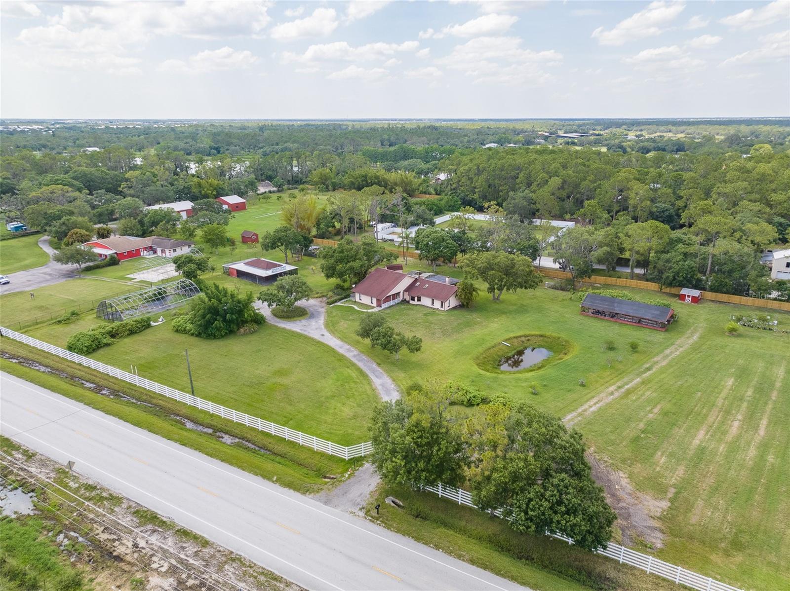 Listing photo id 9 for 10507 Fruitville Road