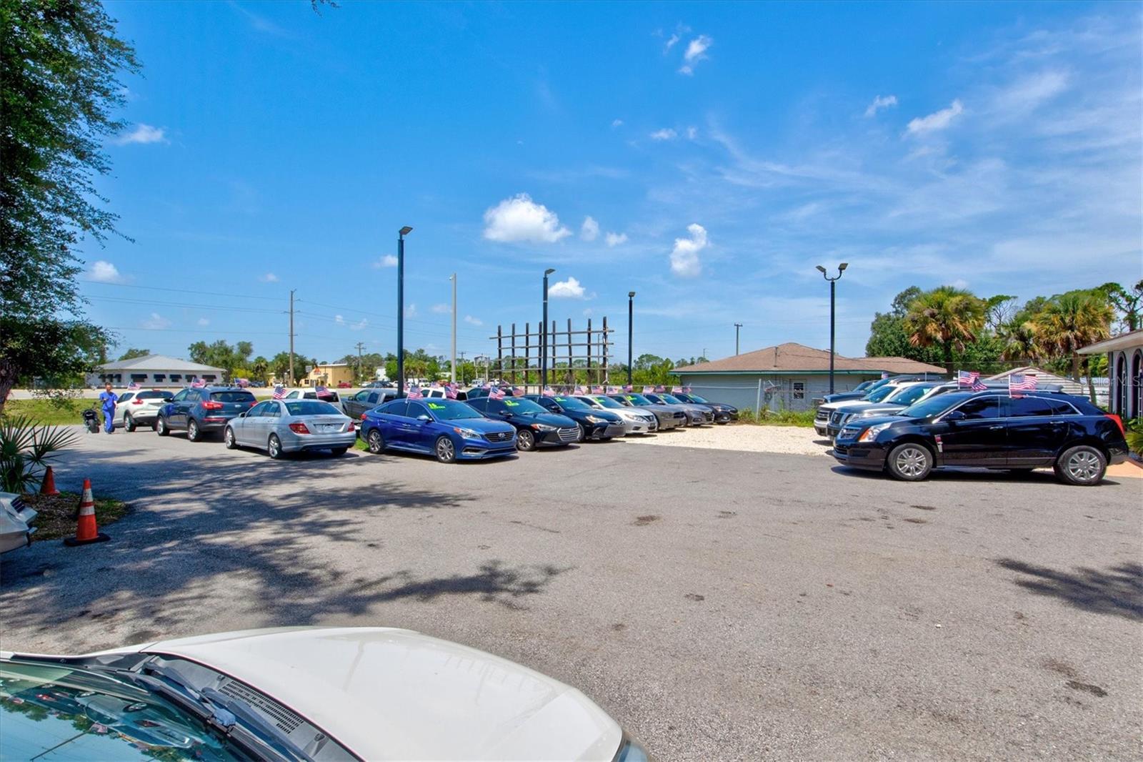 Image 9 of 62 For 340 Tamiami Trail