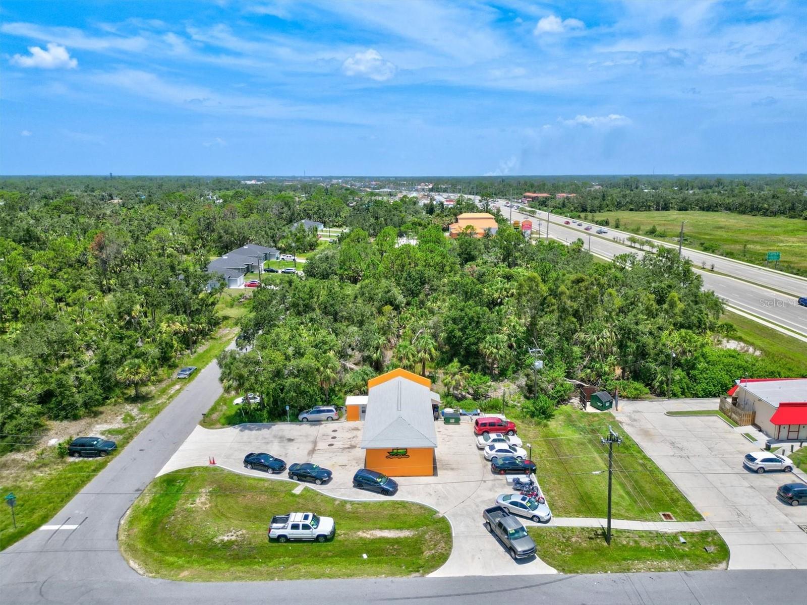 Listing photo id 36 for 15182 Dahlgren Avenue