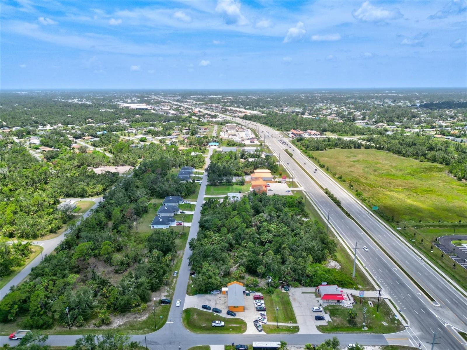 Listing photo id 51 for 15182 Dahlgren Avenue