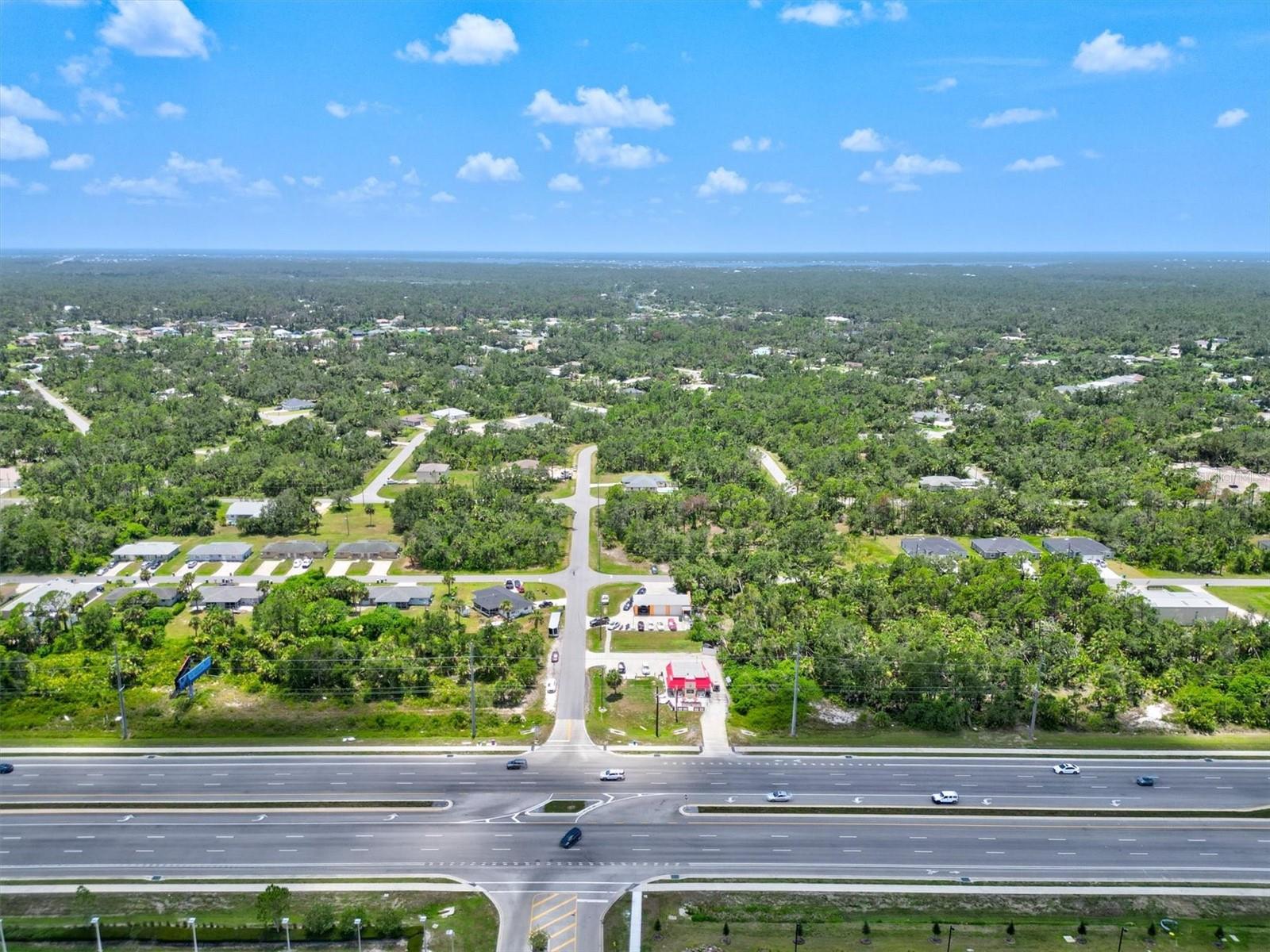 Listing photo id 53 for 15182 Dahlgren Avenue