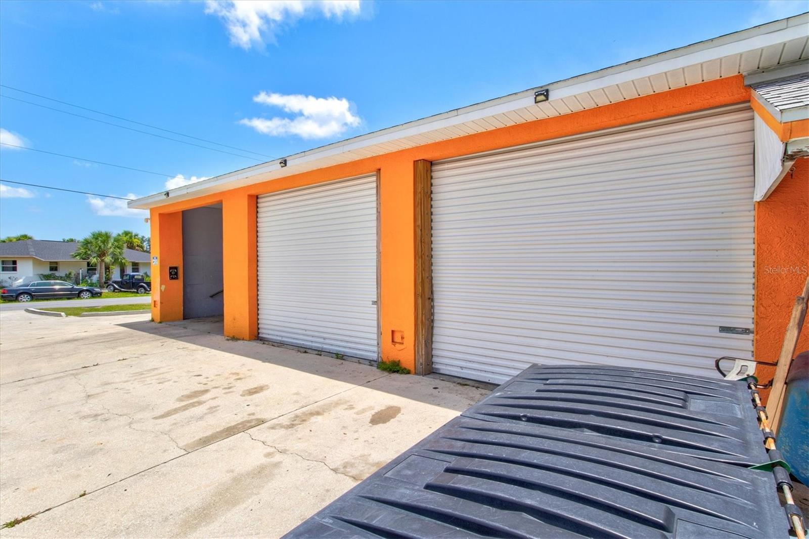 Listing photo id 6 for 15182 Dahlgren Avenue