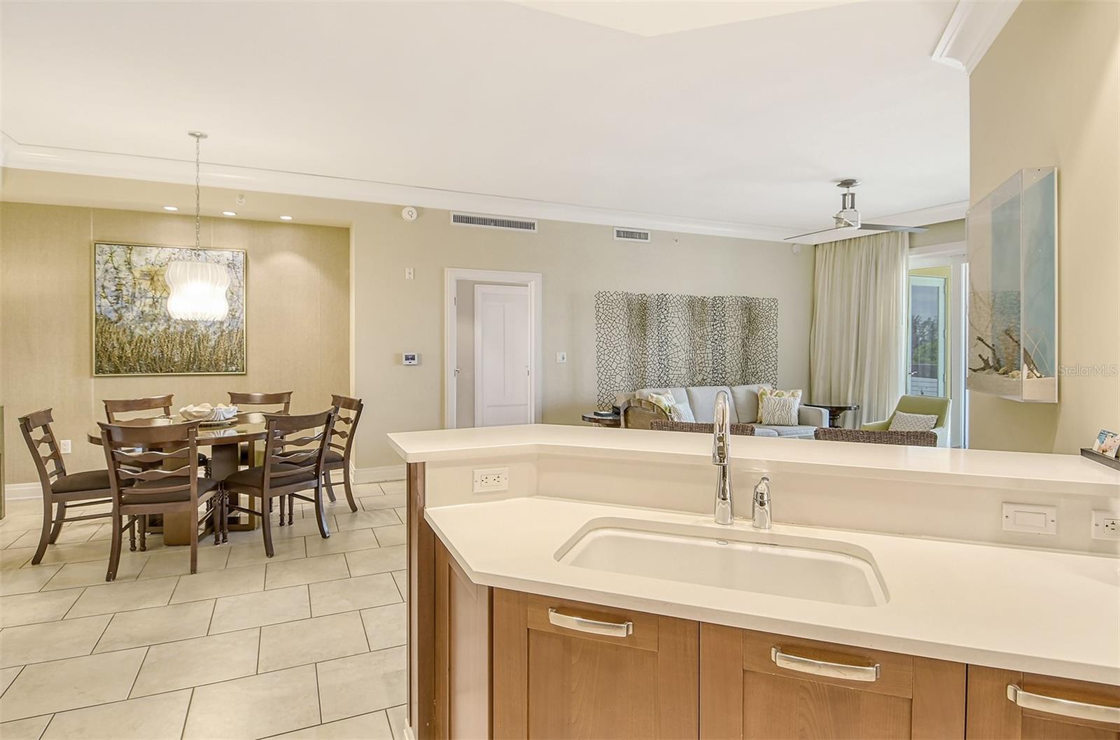 Image 16 of 59 For 915 Seaside Drive 312, Weeks