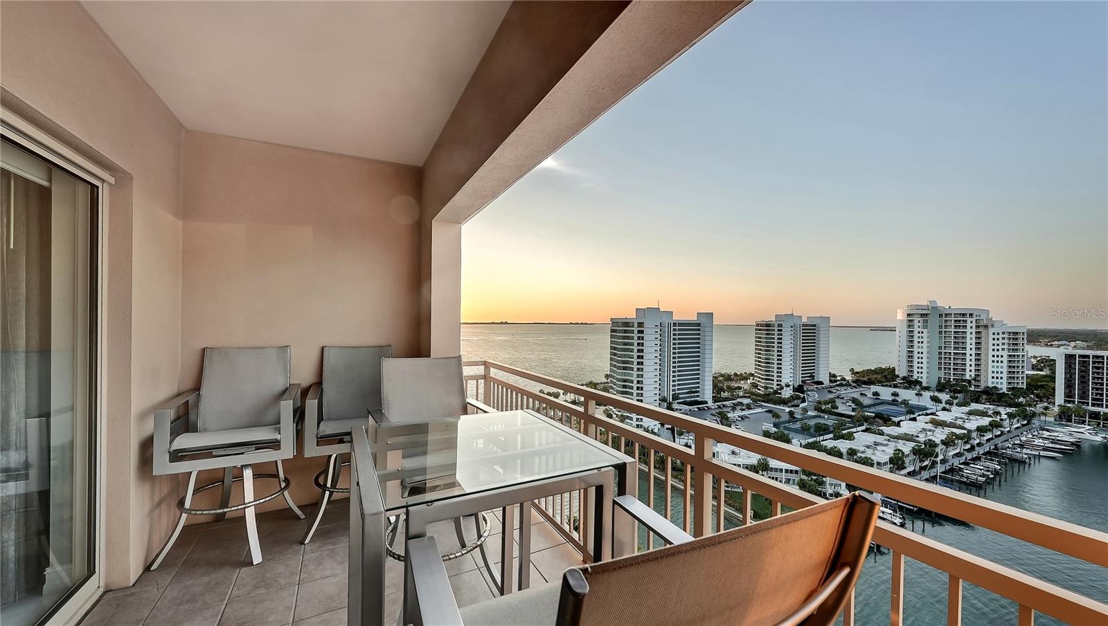 Listing photo id 8 for 1111 Ritz Carlton Drive 1603