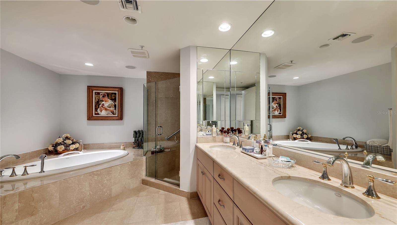 Listing photo id 38 for 1111 Ritz Carlton Drive 1603