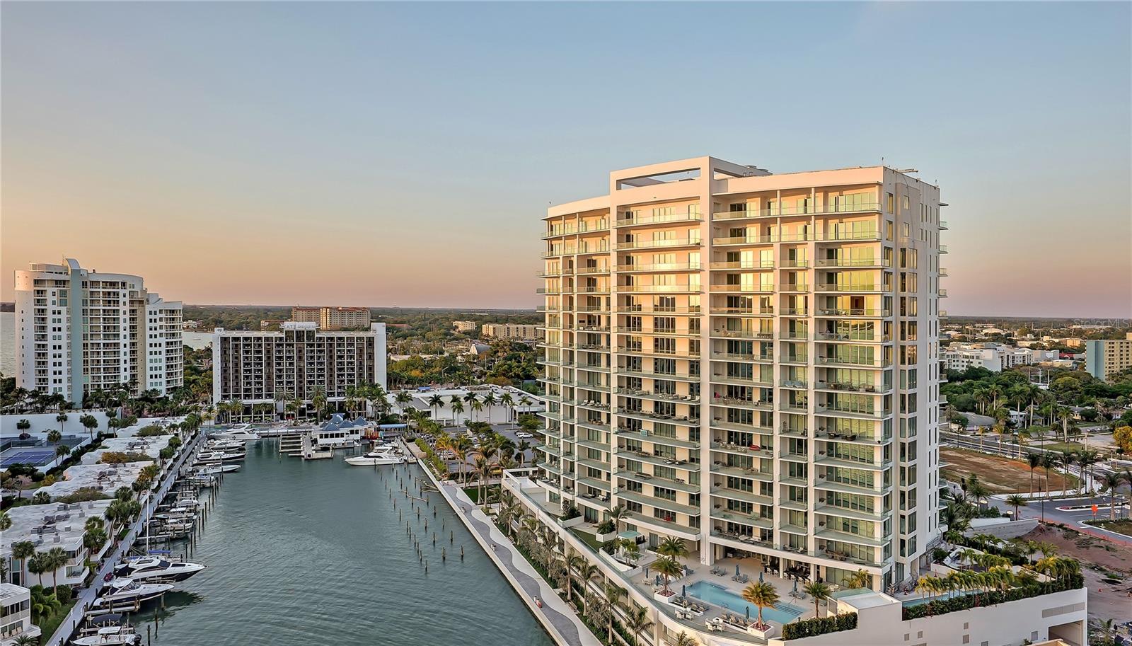 Listing photo id 61 for 1111 Ritz Carlton Drive 1603