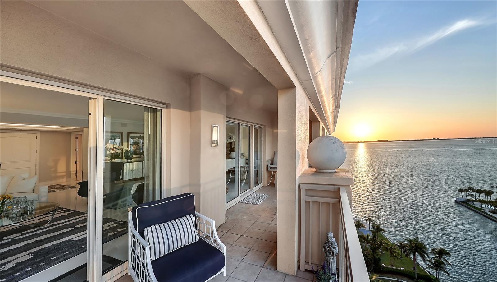 Listing photo id 7 for 1111 Ritz Carlton Drive 1603