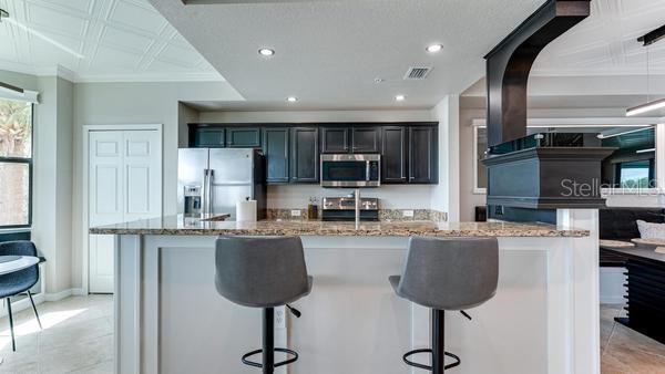 Image 11 of 46 For 16706 Vardon Terrace 303