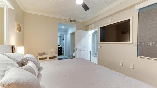 Image 17 of 46 For 16706 Vardon Terrace 303