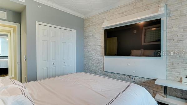 Image 23 of 46 For 16706 Vardon Terrace 303