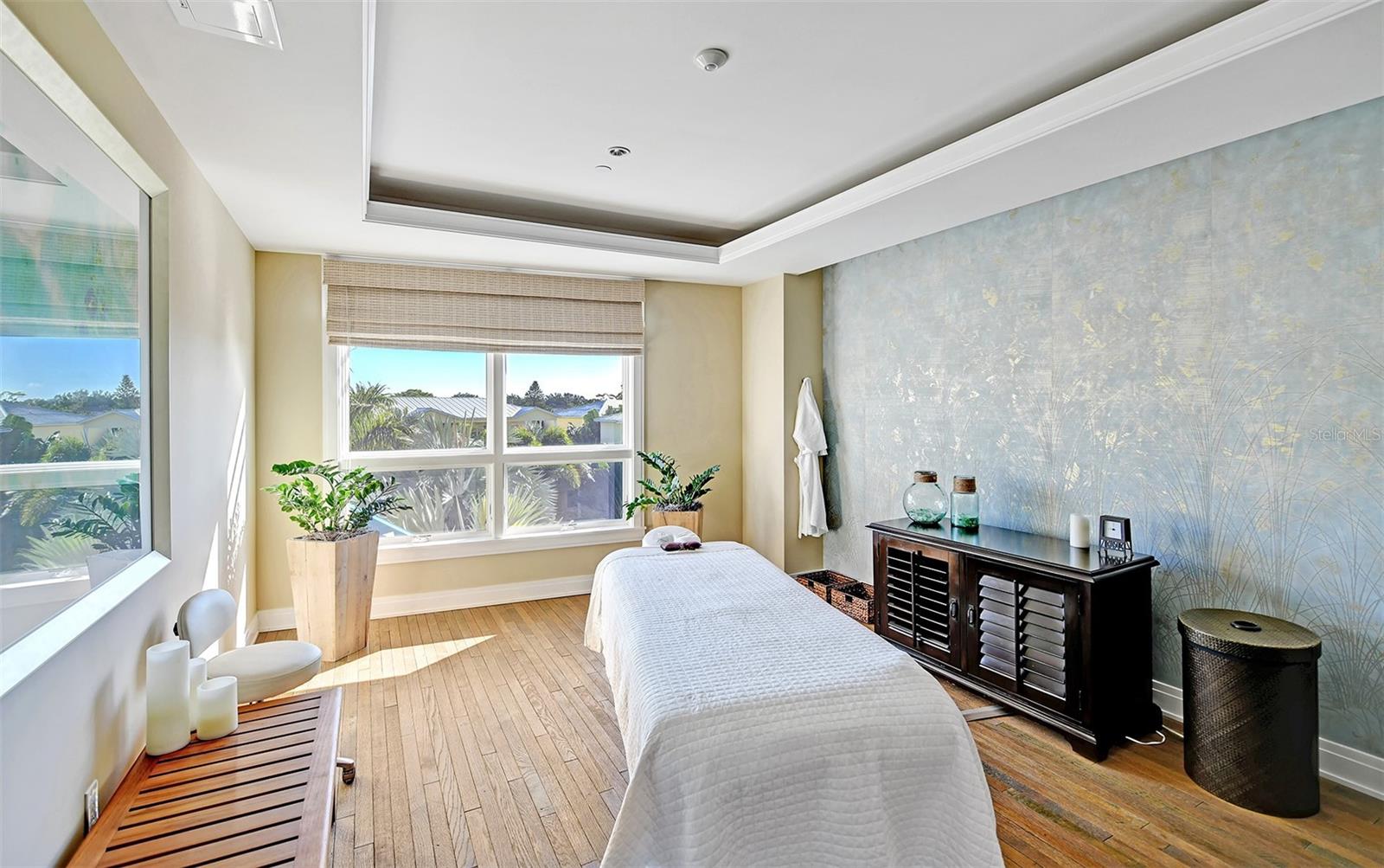 Image 33 of 53 For 915 Seaside Drive 405, Weeks