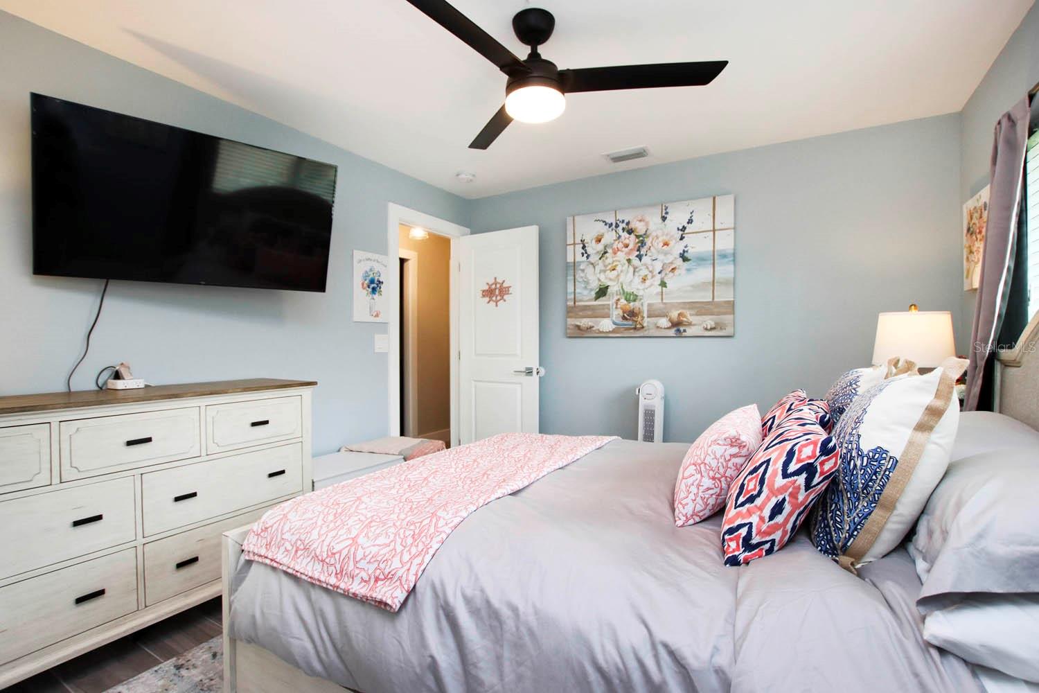 Image 14 of 100 For 3328 18th Avenue