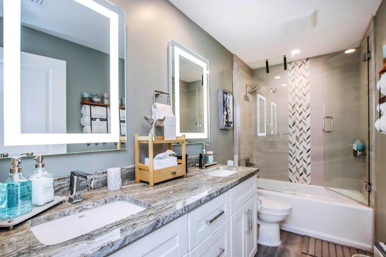 Image 3 of 100 For 3328 18th Avenue