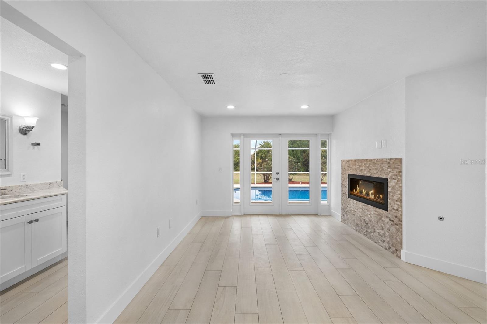 Image 51 of 75 For 4892 Crabapple Avenue