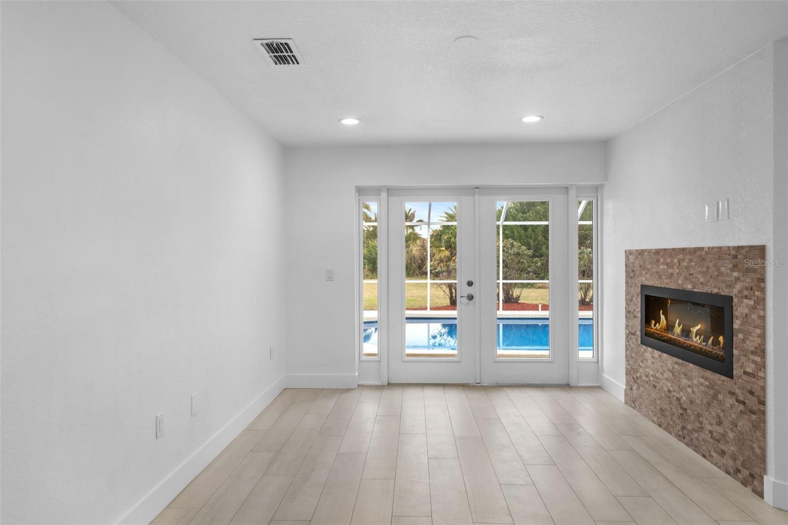 Image 52 of 75 For 4892 Crabapple Avenue