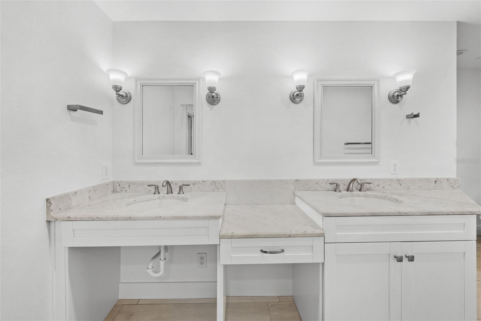 Image 54 of 75 For 4892 Crabapple Avenue