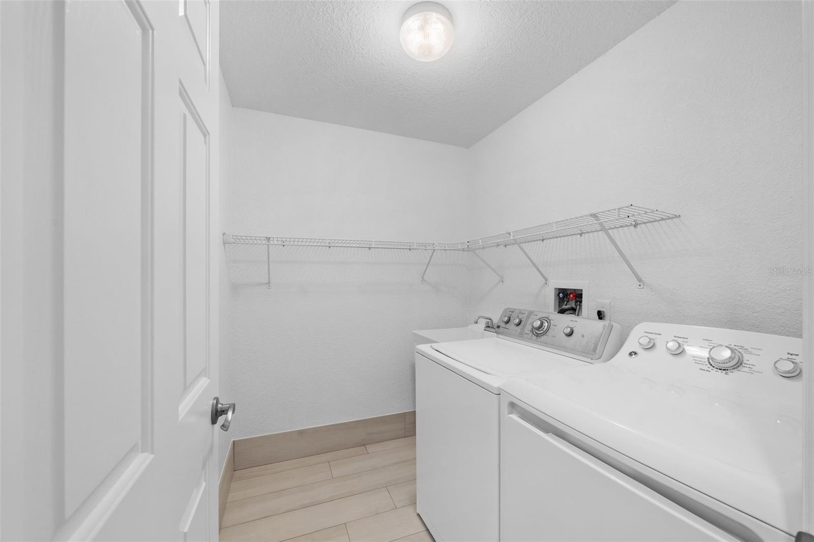 Image 62 of 75 For 4892 Crabapple Avenue